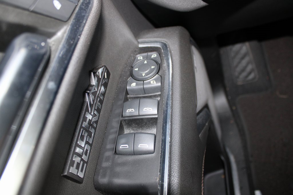 2022 Chevrolet Silverado 1500 High Country photo 17