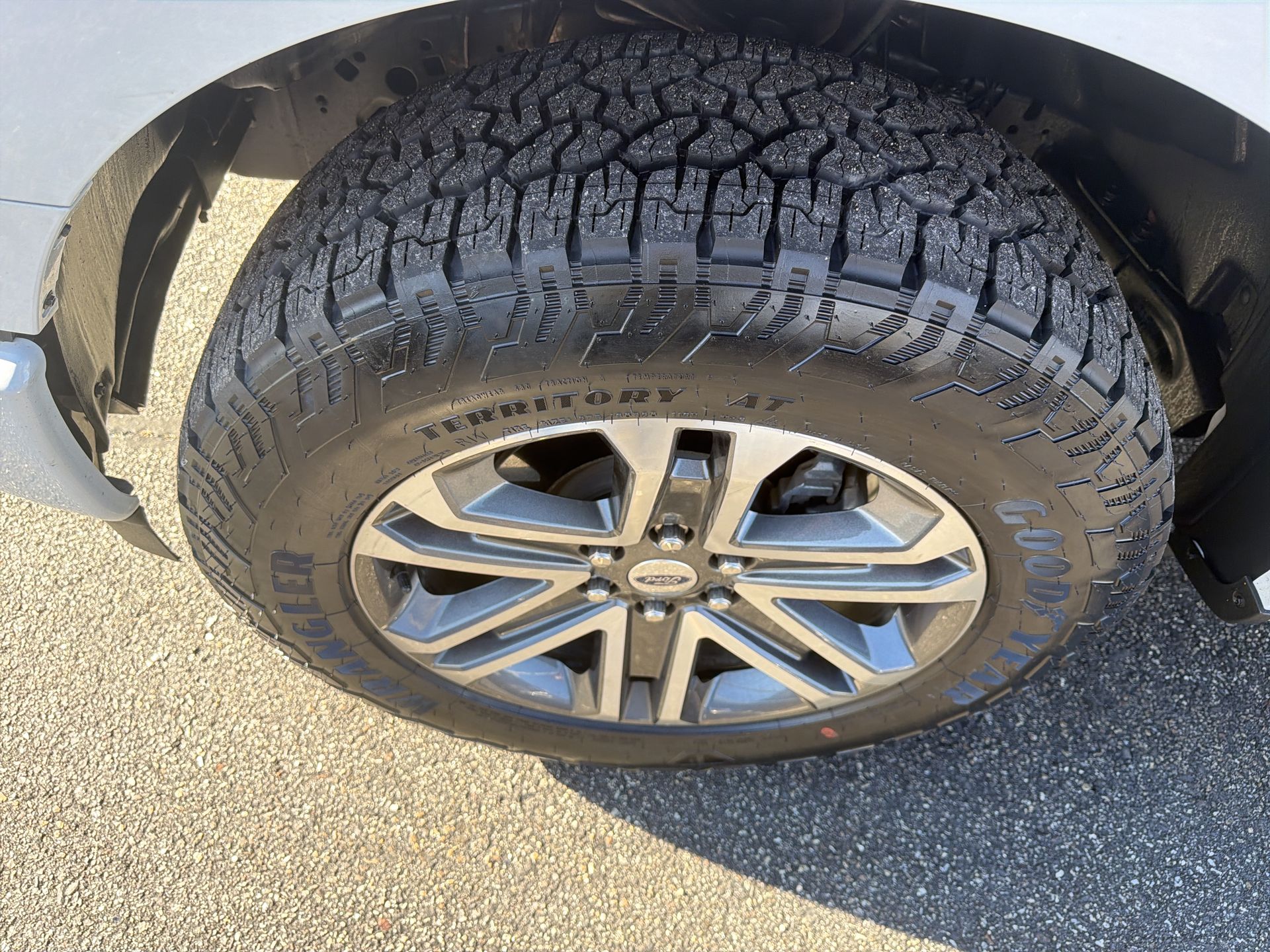 2022 Ford F-150 XL photo 2