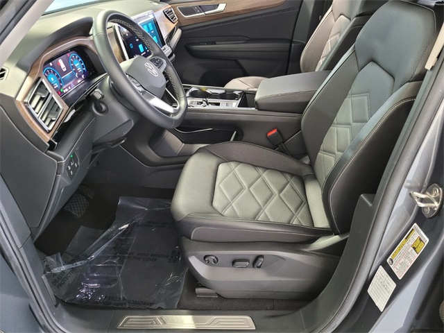 2024 Volkswagen Atlas SE Technology photo 10