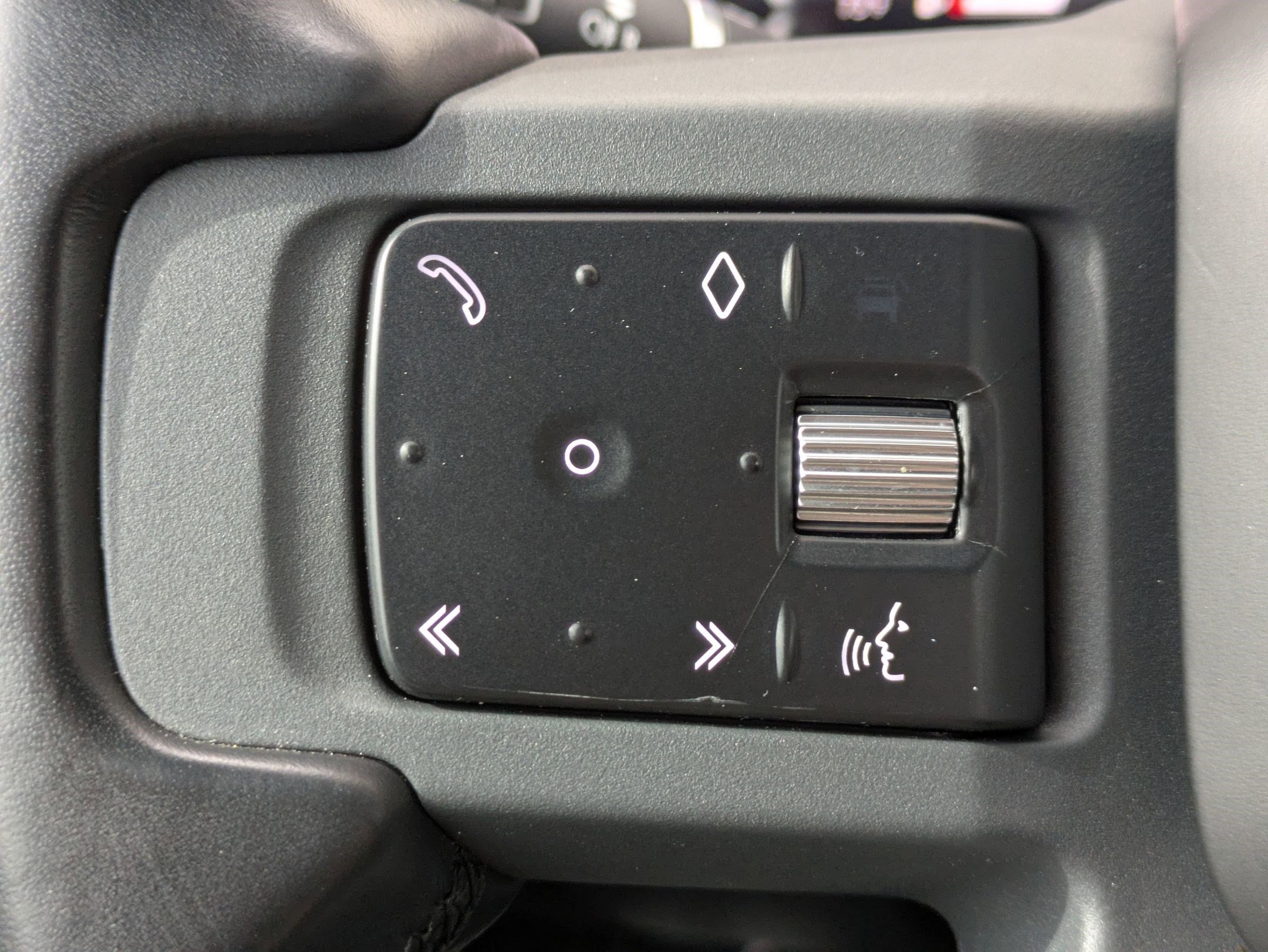 2023 Land Rover Defender 110 X photo 13