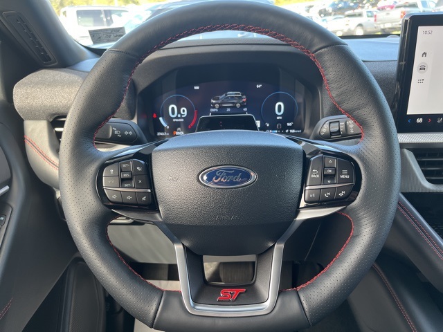 2025 Ford Explorer ST-Line photo 24