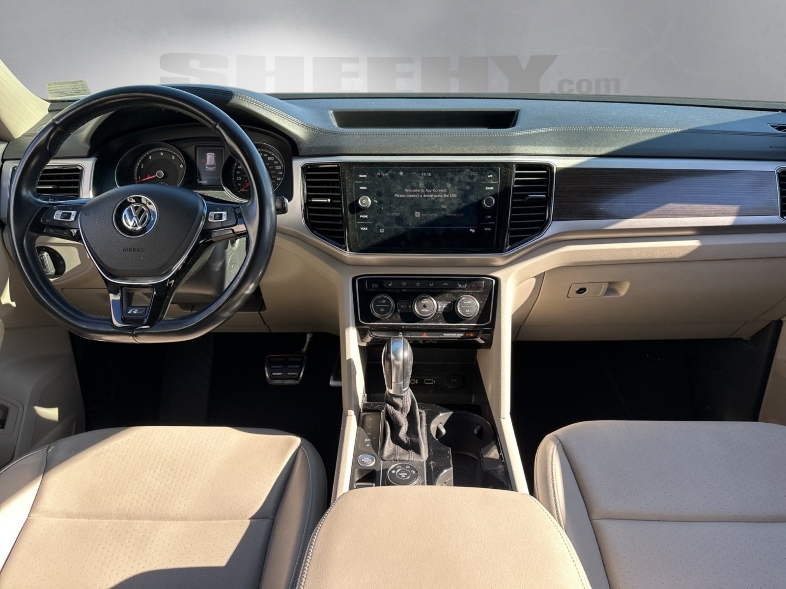 2018 Volkswagen Atlas SEL photo 3