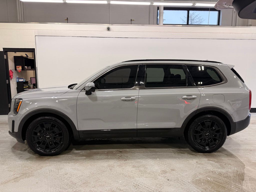 Used 2022 Kia Telluride SX with VIN 5XYP5DHC0NG248434 for sale in Golden Valley, Minnesota