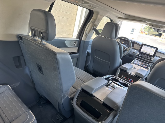 2018 Lincoln Navigator Black Label photo 24