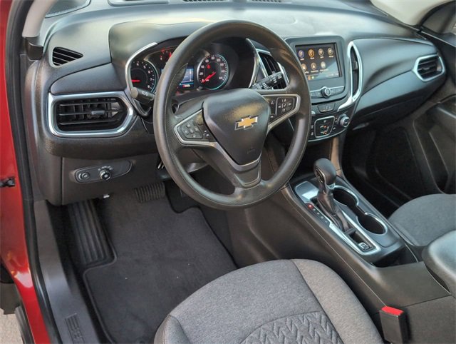2023 Chevrolet Equinox LT photo 2
