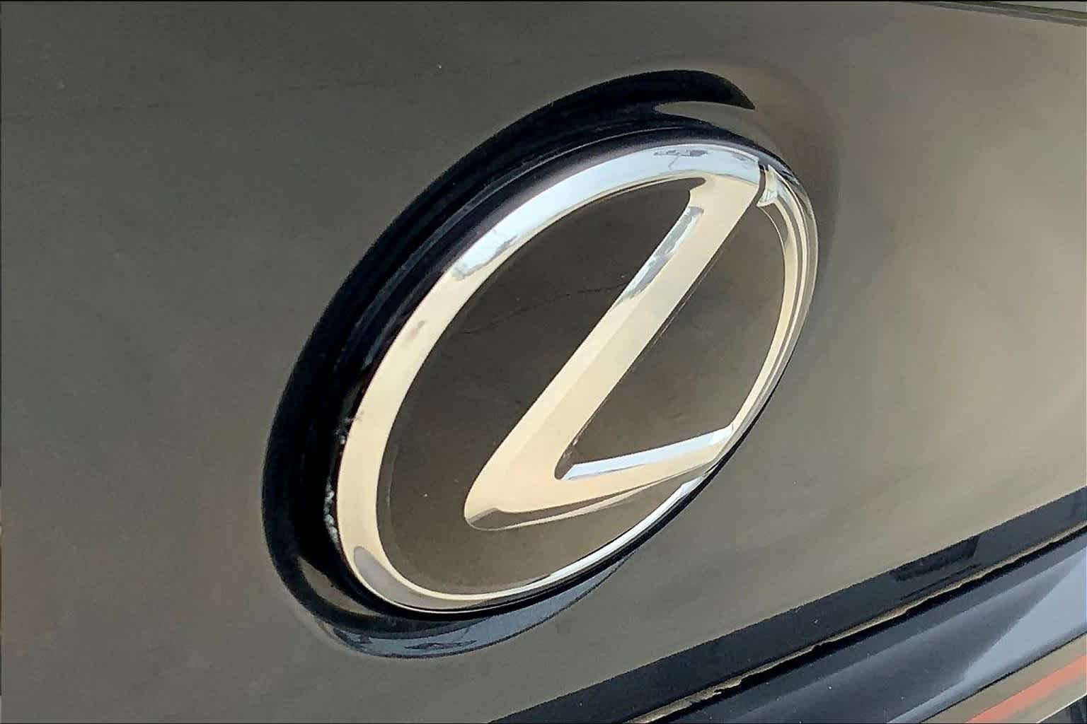 2021 Lexus IS 300 photo 27