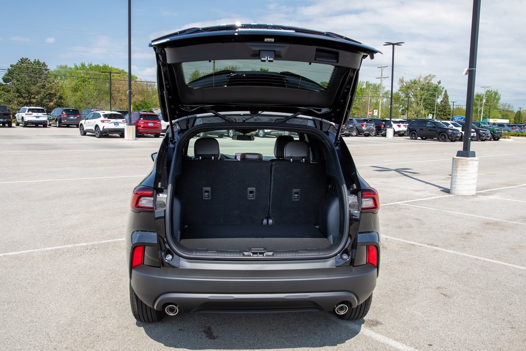 2025 Ford Escape ST-Line photo 11