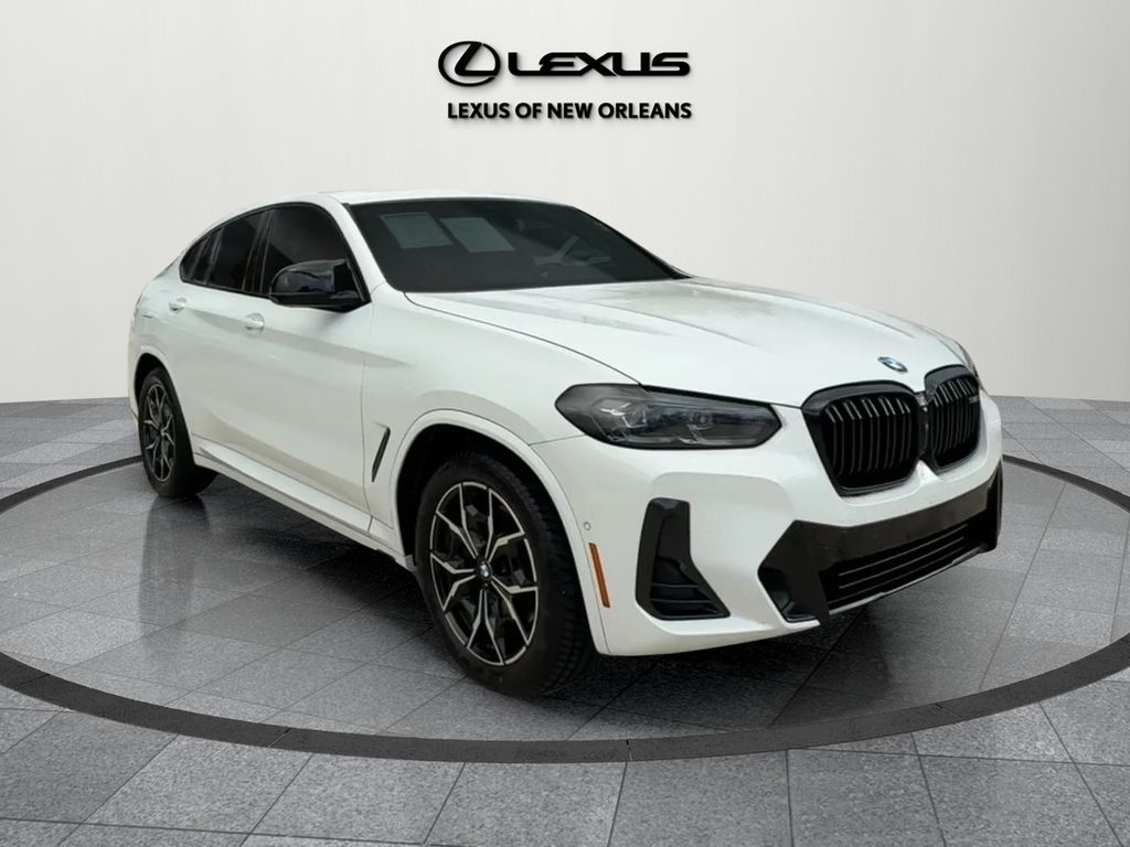 2022 BMW X4 M40i's photo