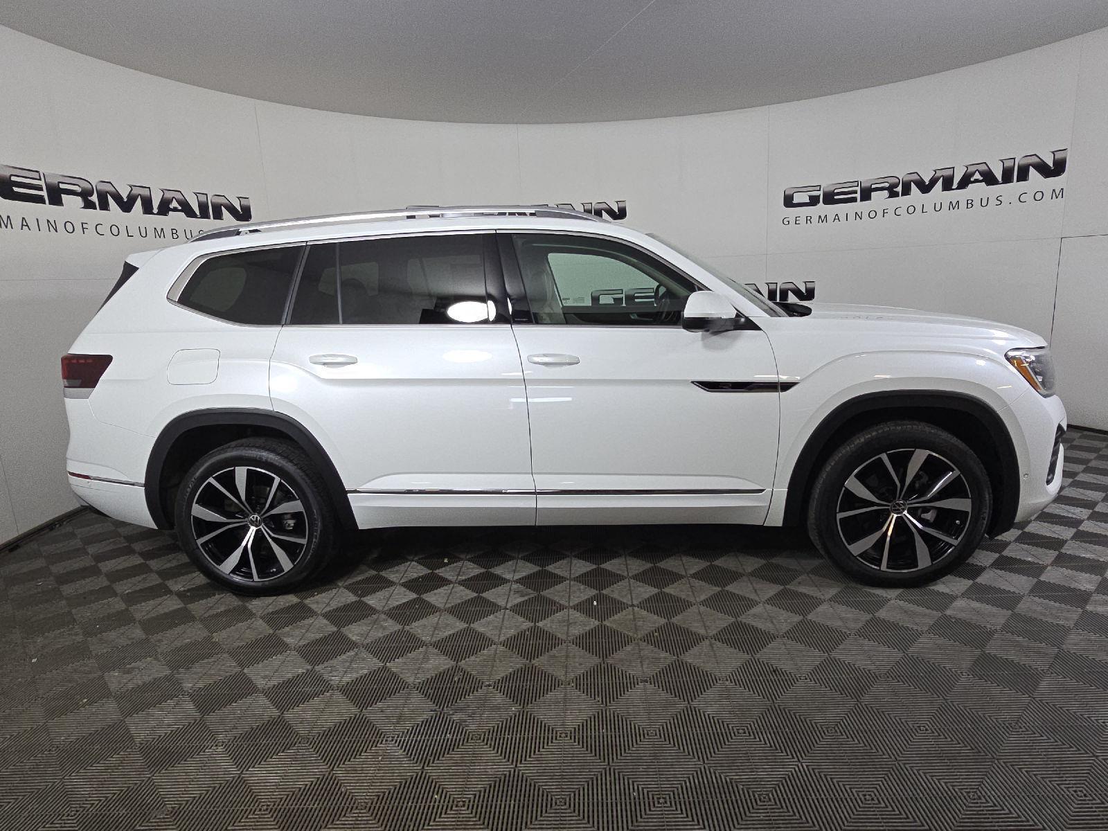 2024 Volkswagen Atlas SEL Premium R-Line photo 4
