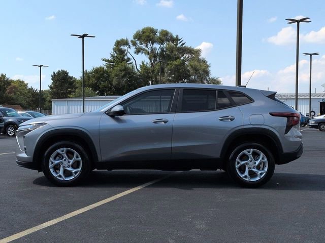 2024 Chevrolet Trax LS photo 4