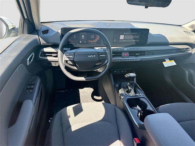 2025 Kia K4 LXS photo 18