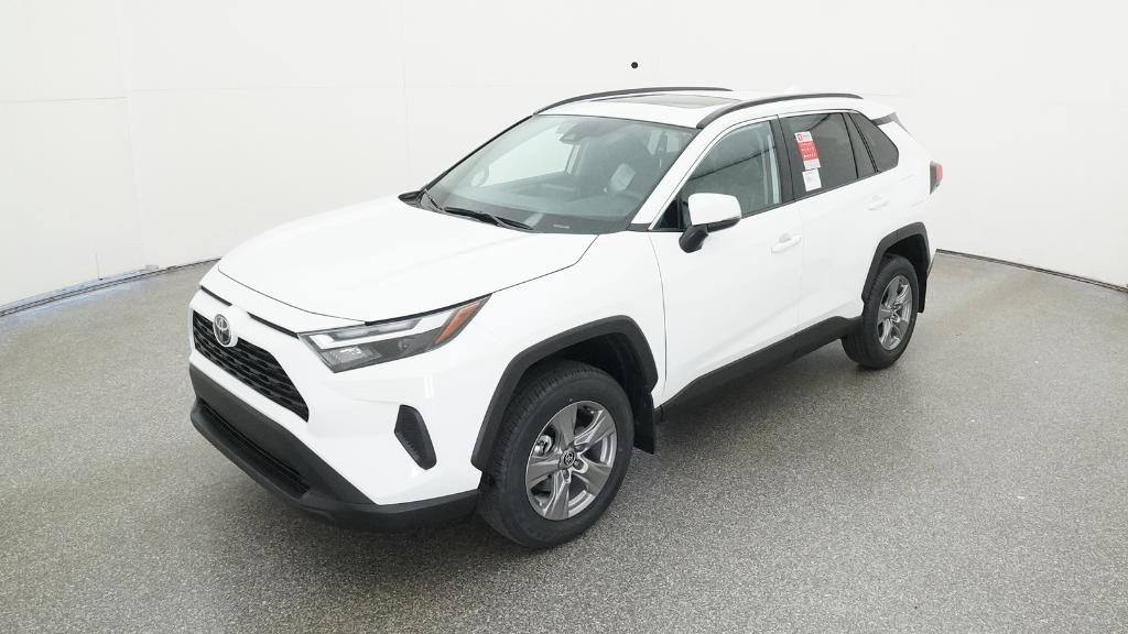 2025 Toyota RAV4 XLE's photo