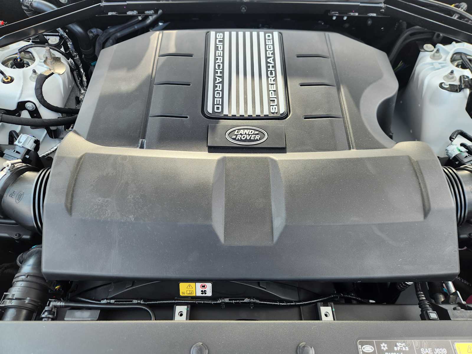 2025 Land Rover Defender 130 V8 photo 29