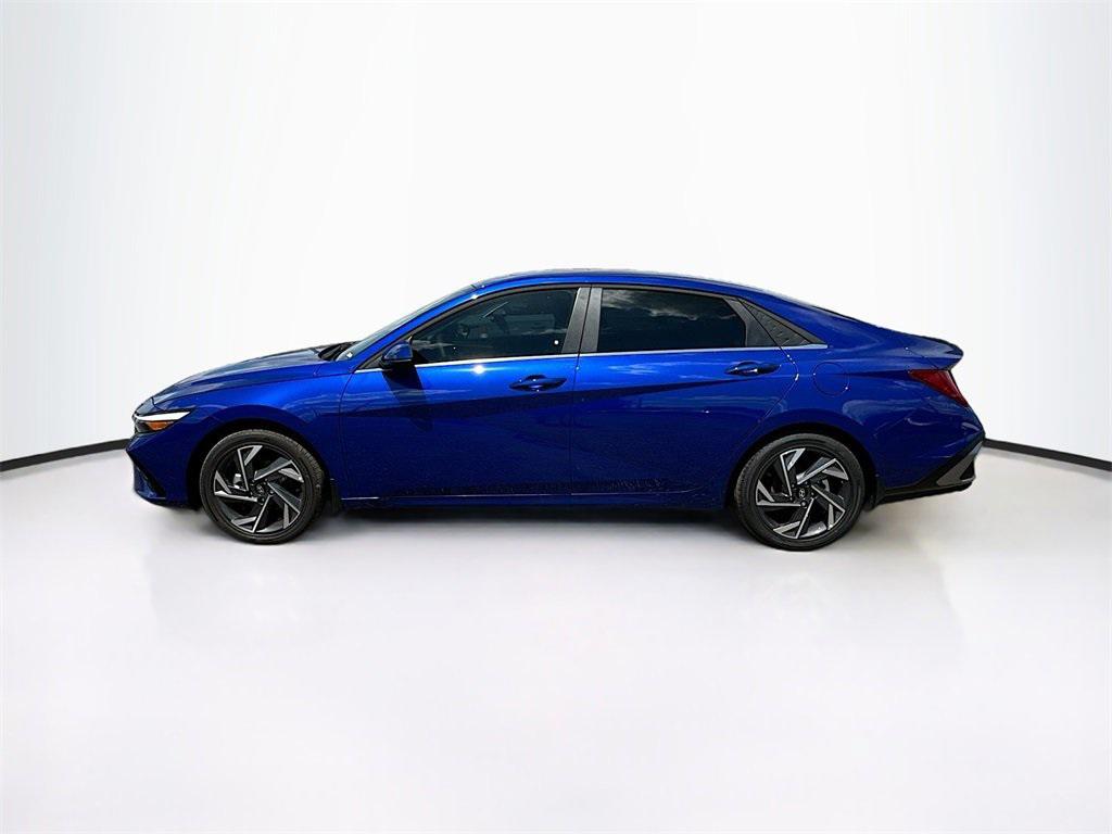 2025 Hyundai Elantra Hybrid Limited photo 3