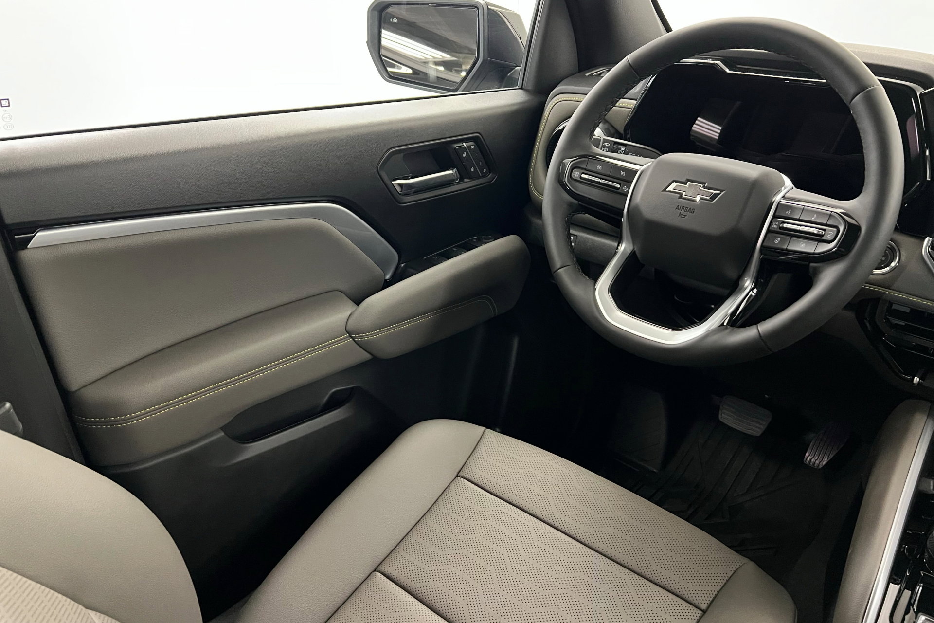 2026 Chevrolet Colorado ZR2 photo 11