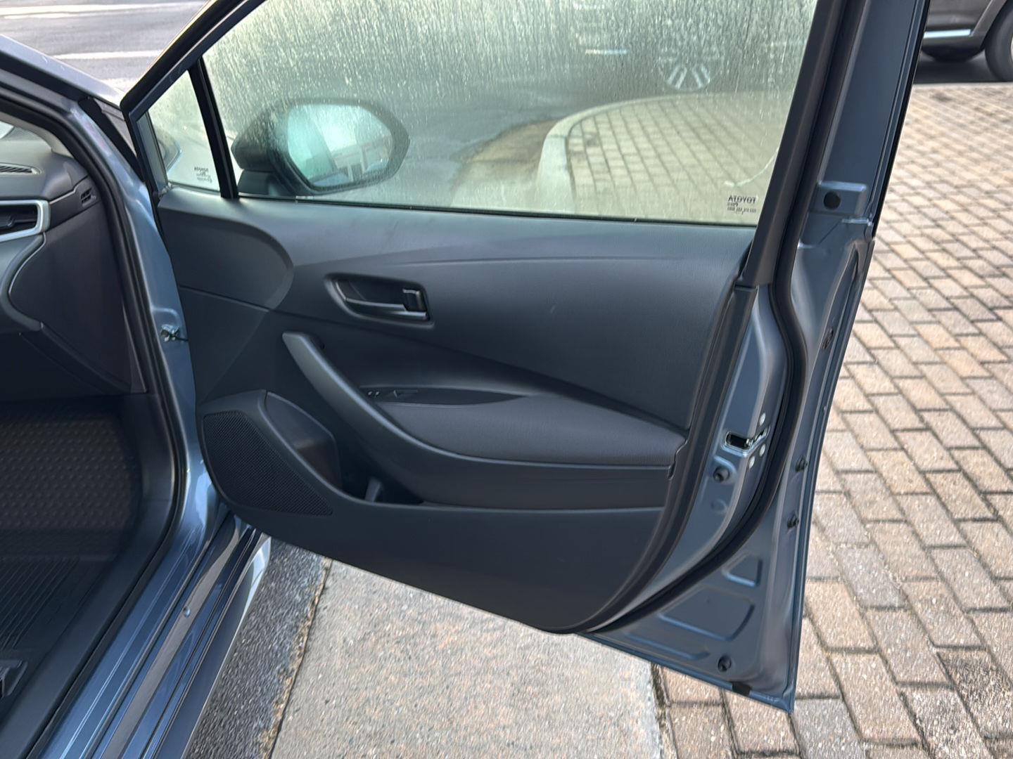 2026 Toyota Corolla LE photo 12