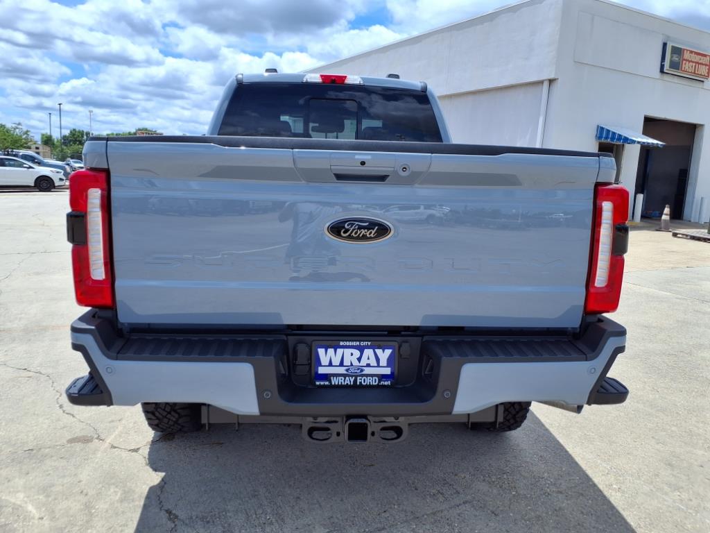 2025 Ford F-250 Lariat photo 3