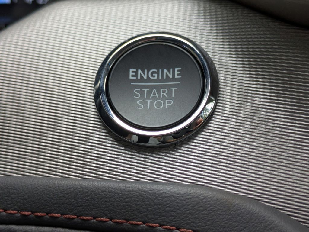 2025 Ford Explorer photo 32
