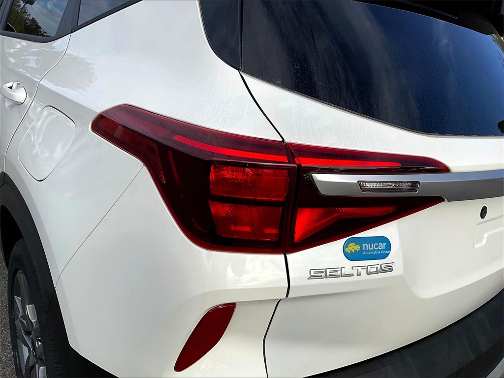 2023 Kia Seltos LX photo 27