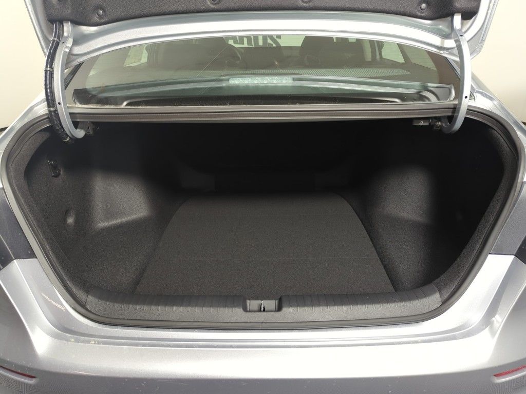 2025 Honda Accord LX 1.5T photo 9