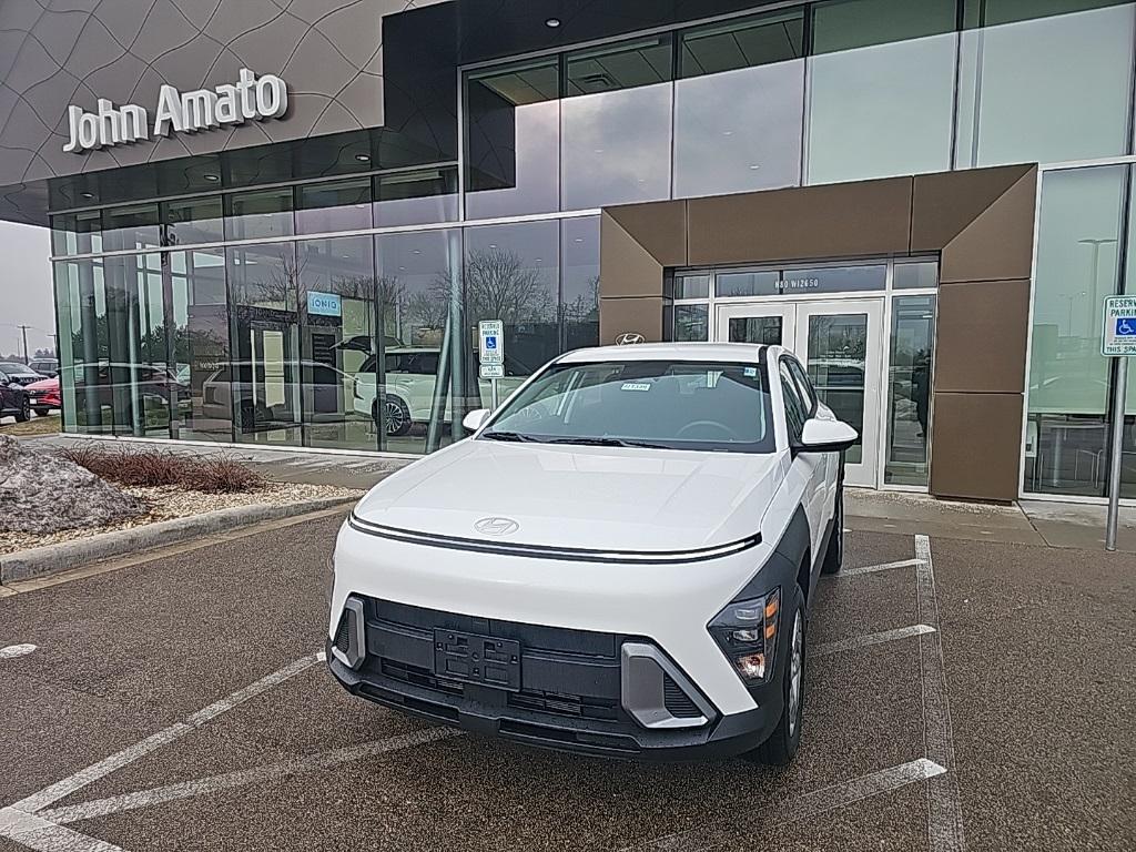 2026 Hyundai Kona SE's photo
