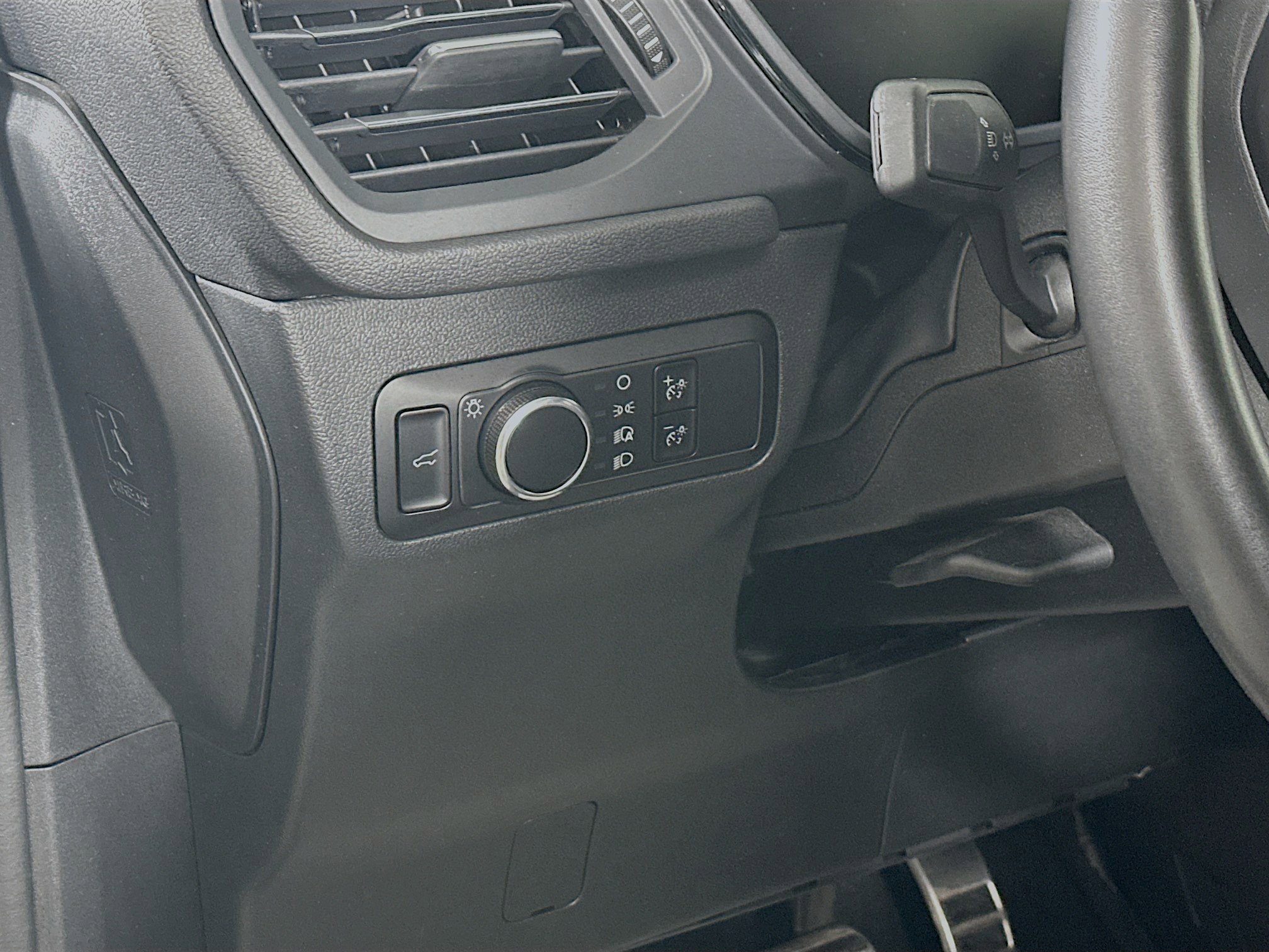 2023 Ford Escape ST-Line photo 9