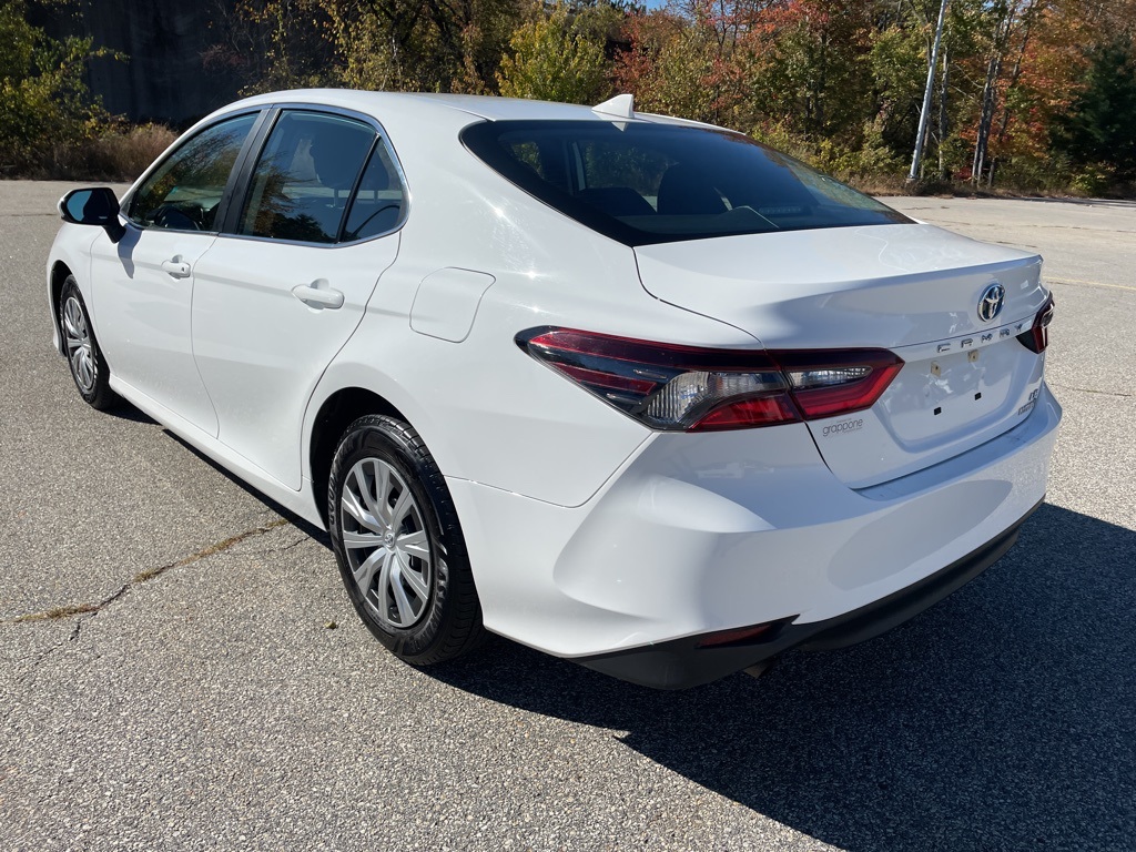 2022 Toyota Camry Hybrid LE photo 4