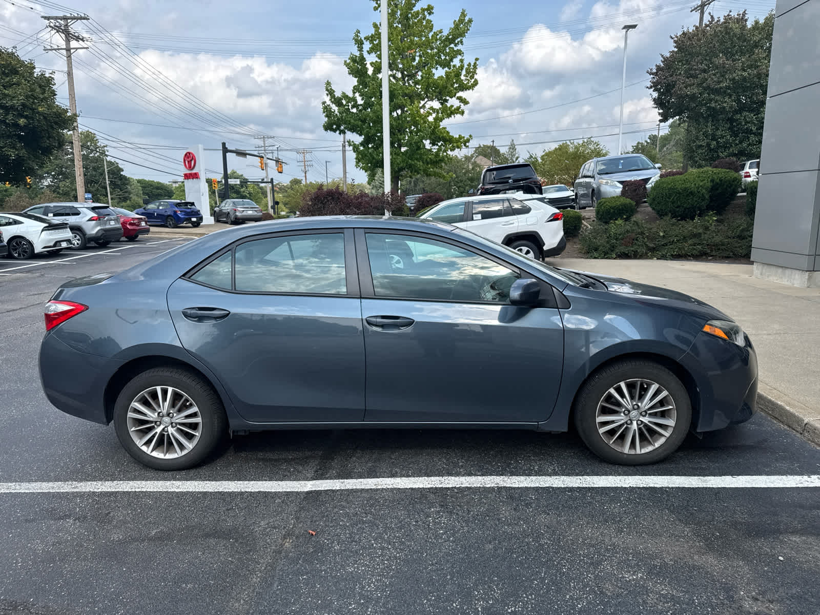 Used 2015 Toyota Corolla LE Plus with VIN 2T1BURHE8FC427359 for sale in Cleveland Heights, OH