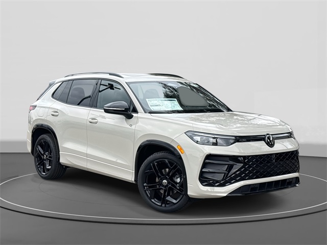 2026 Volkswagen Tiguan SE R-LINE BLACK's photo