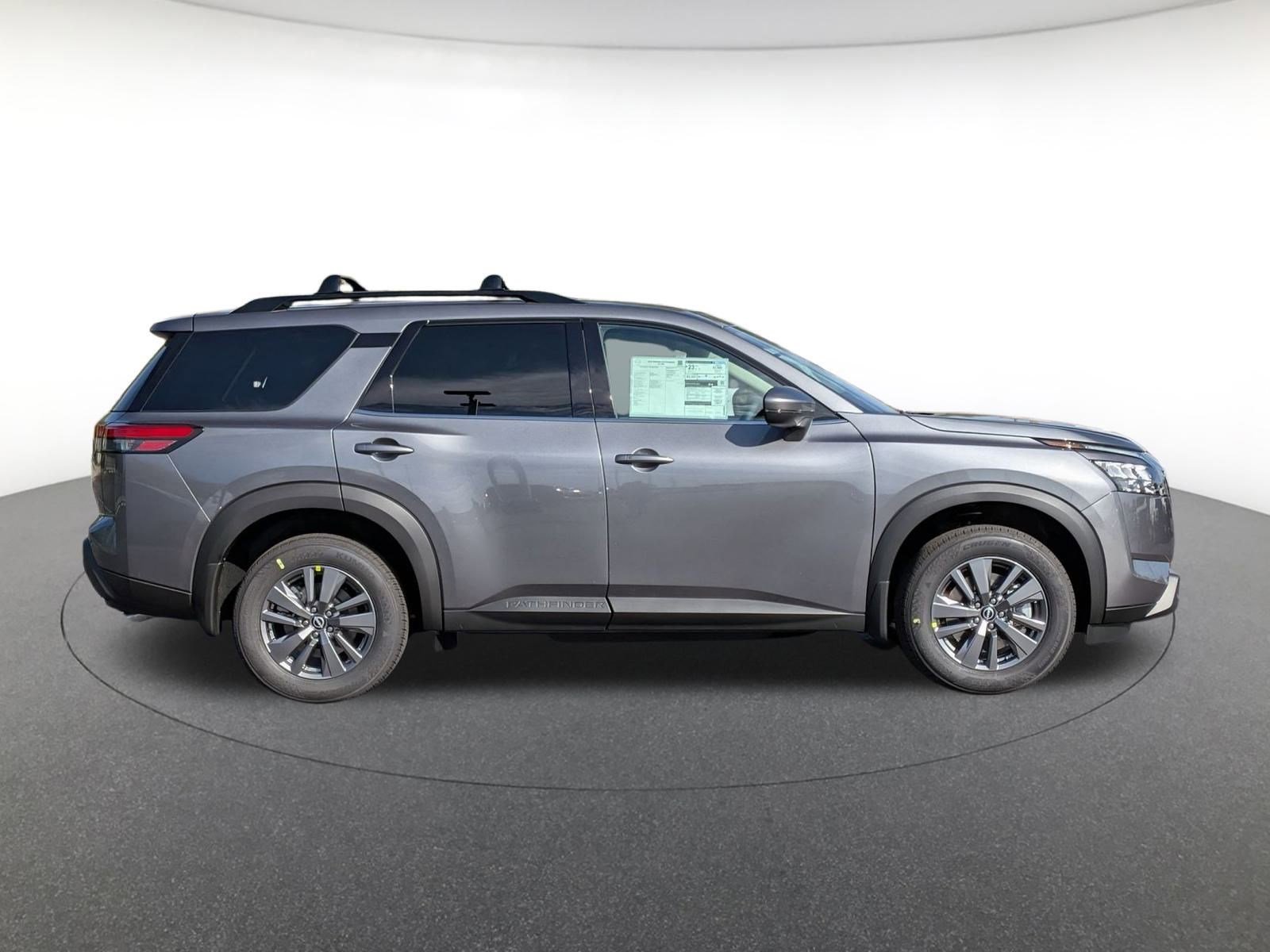 2025 Nissan Pathfinder SV photo 4