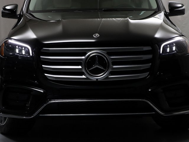 2026 Mercedes Benz GLS 450 4MATIC photo 8
