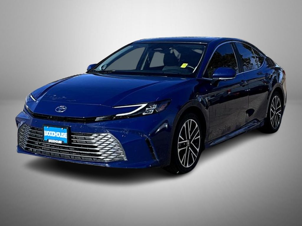 2025 Toyota Camry XLE's photo