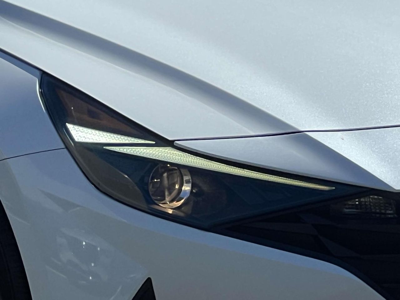2022 Hyundai Elantra SEL photo 7