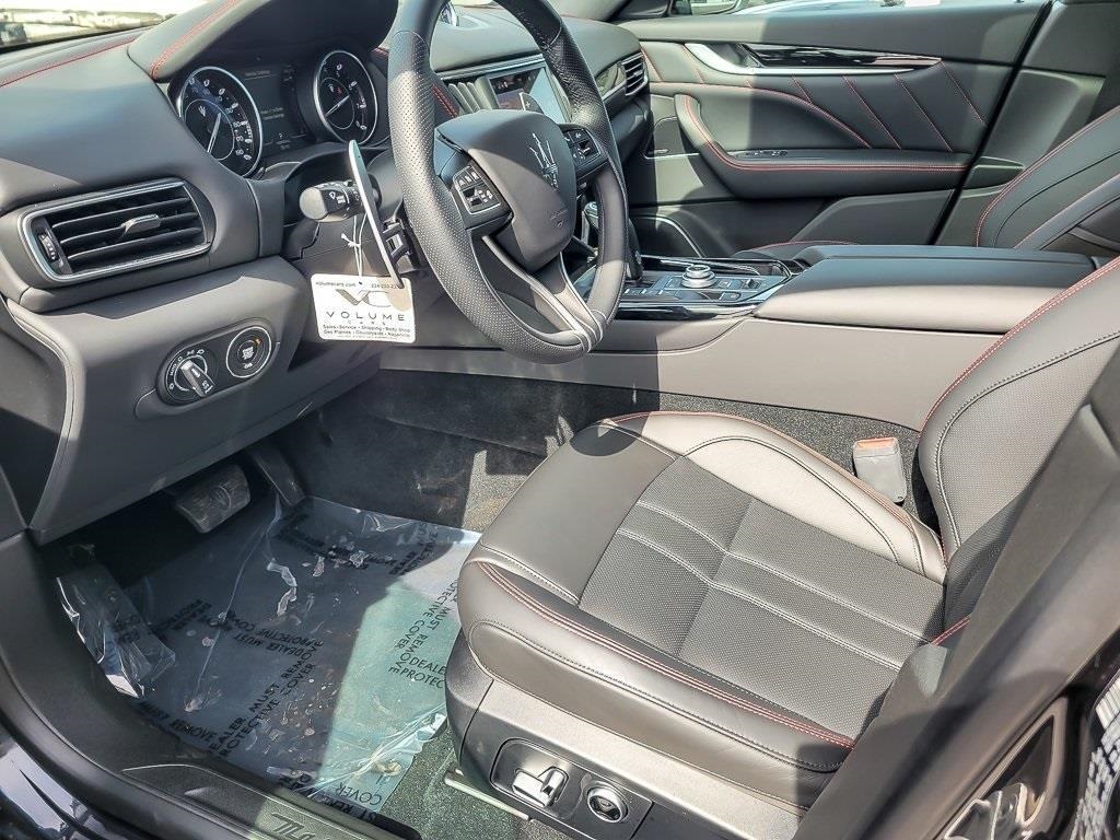 2024 Maserati Levante GT photo 8