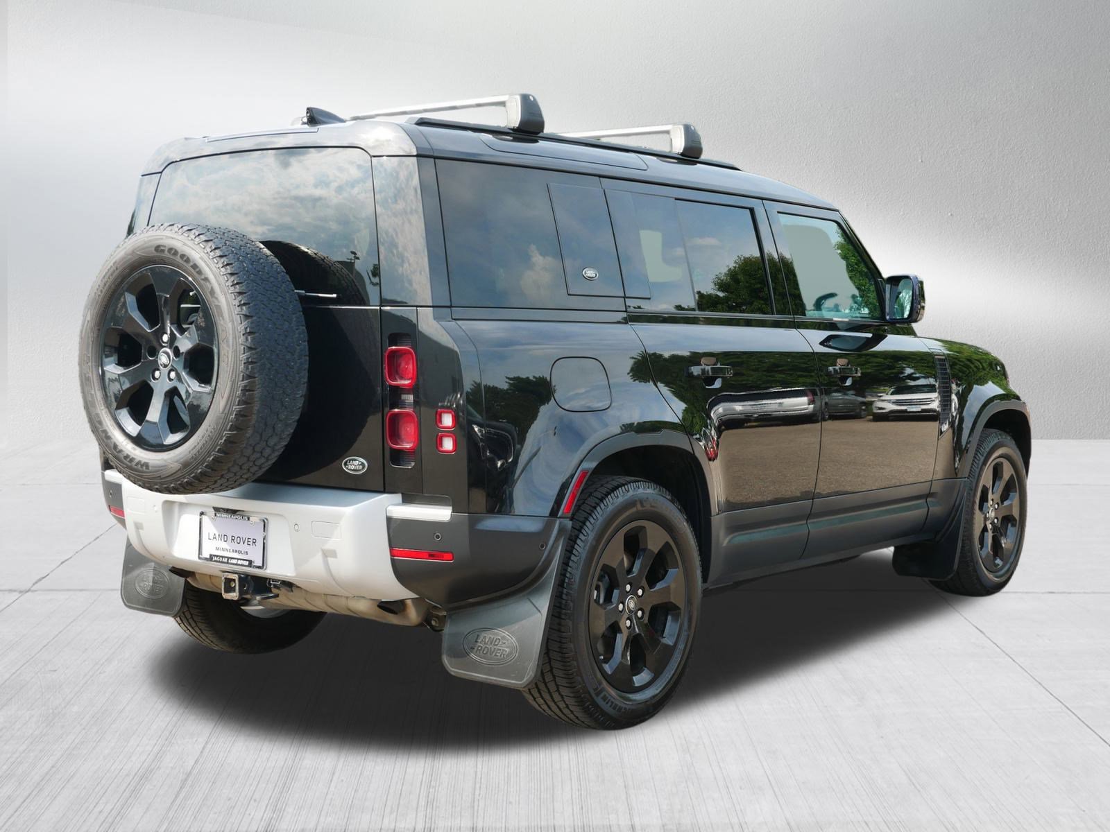 2020 Land Rover Defender HSE photo 5