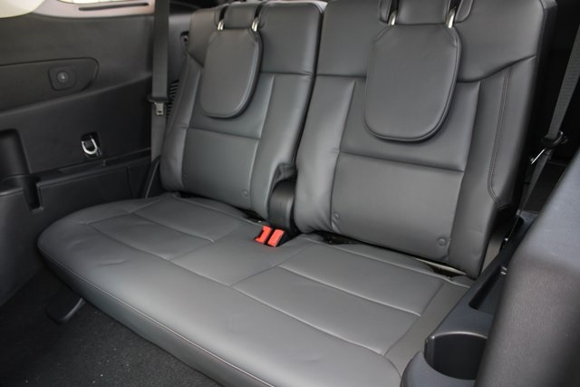 2025 Ford Explorer photo 4