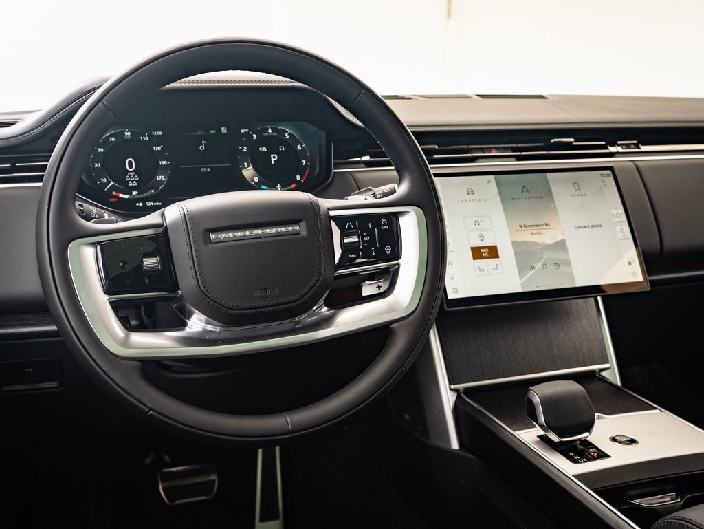 2025 Land Rover Range Rover SE photo 4
