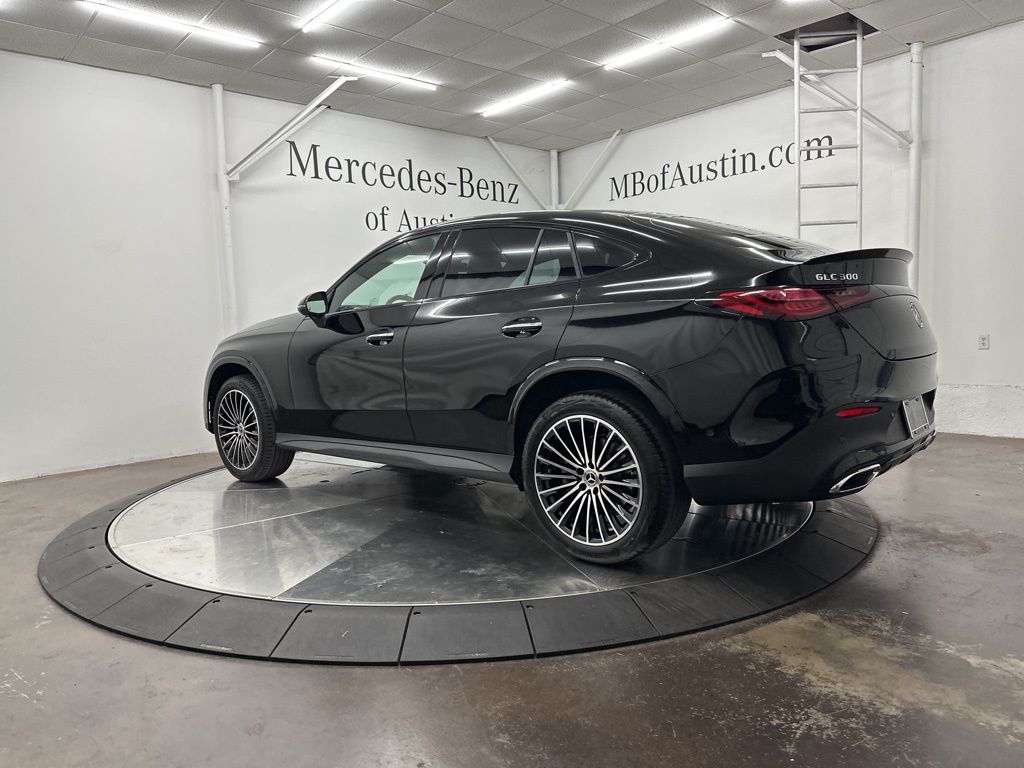2025 Mercedes Benz GLC 300 4MATIC photo 3