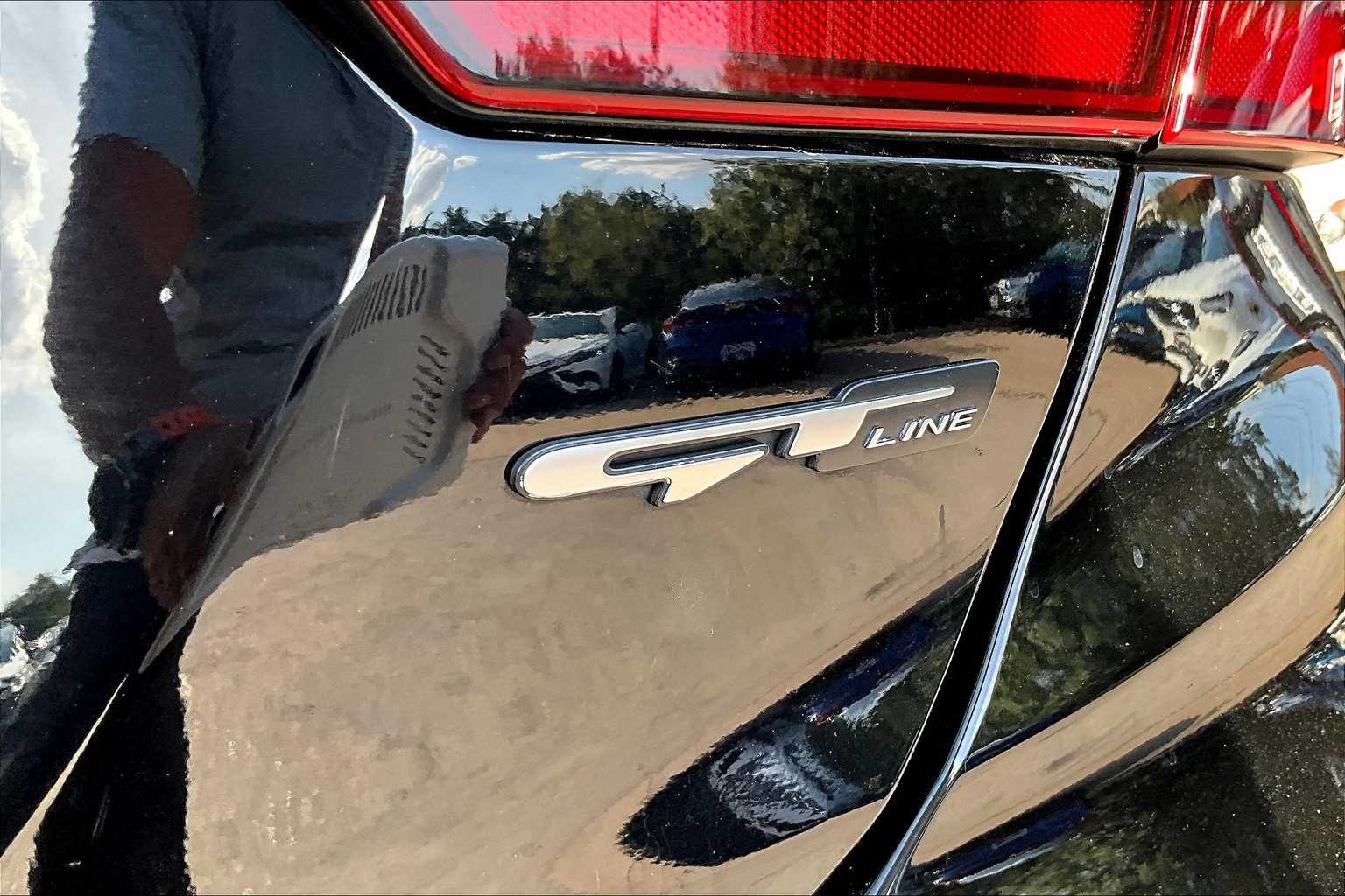2024 Kia Forte GT-Line photo 9
