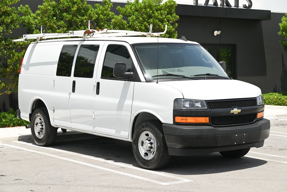 2018 Chevrolet Express 2500 Work Van photo 2