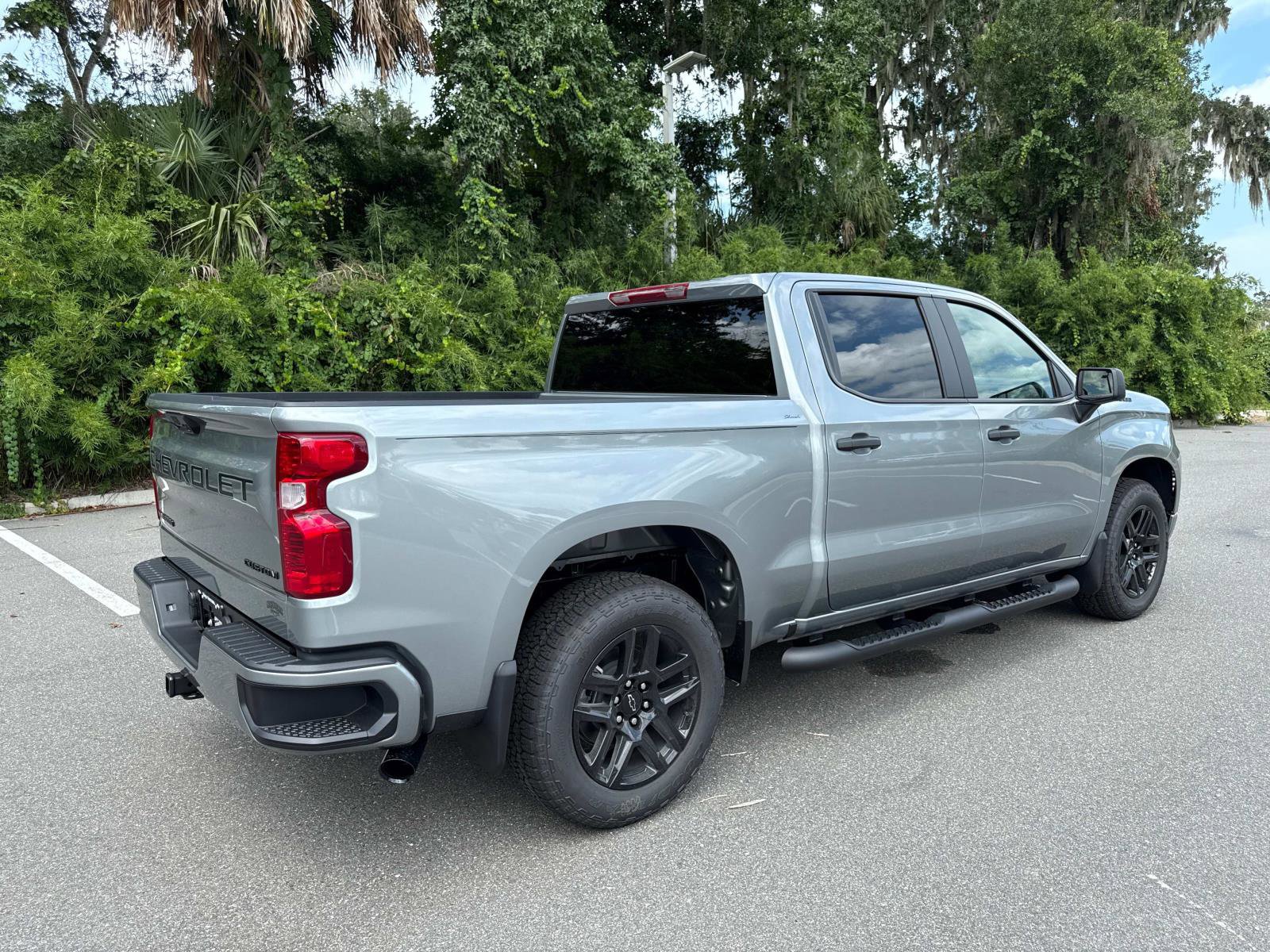 2026 Chevrolet Silverado 1500 Custom photo 3