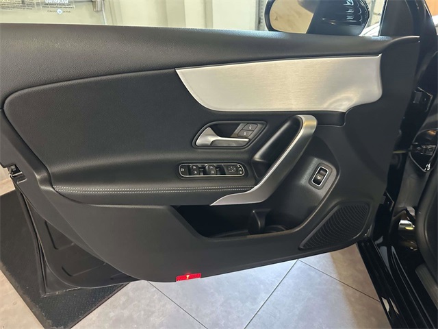 2022 Mercedes Benz A 220 4MATIC photo 9