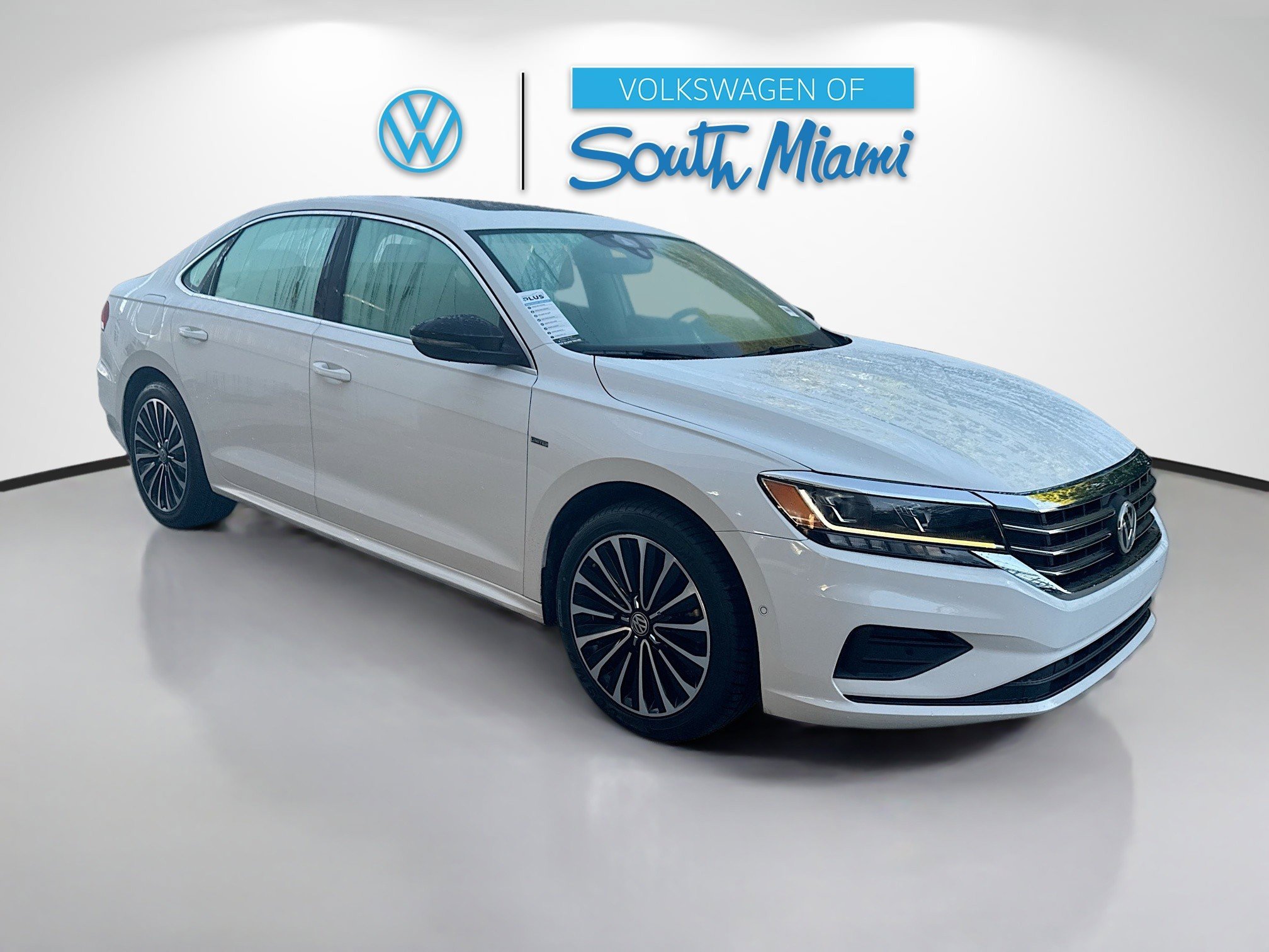 2022 Volkswagen Passat 2.0T Limited photo 3
