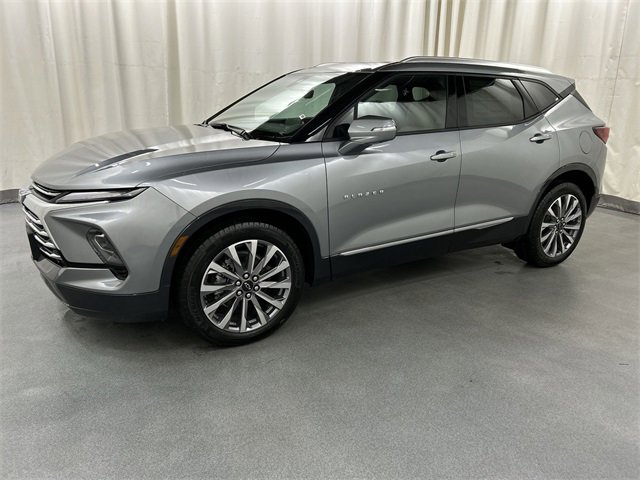 2025 Chevrolet Blazer Premier photo 2