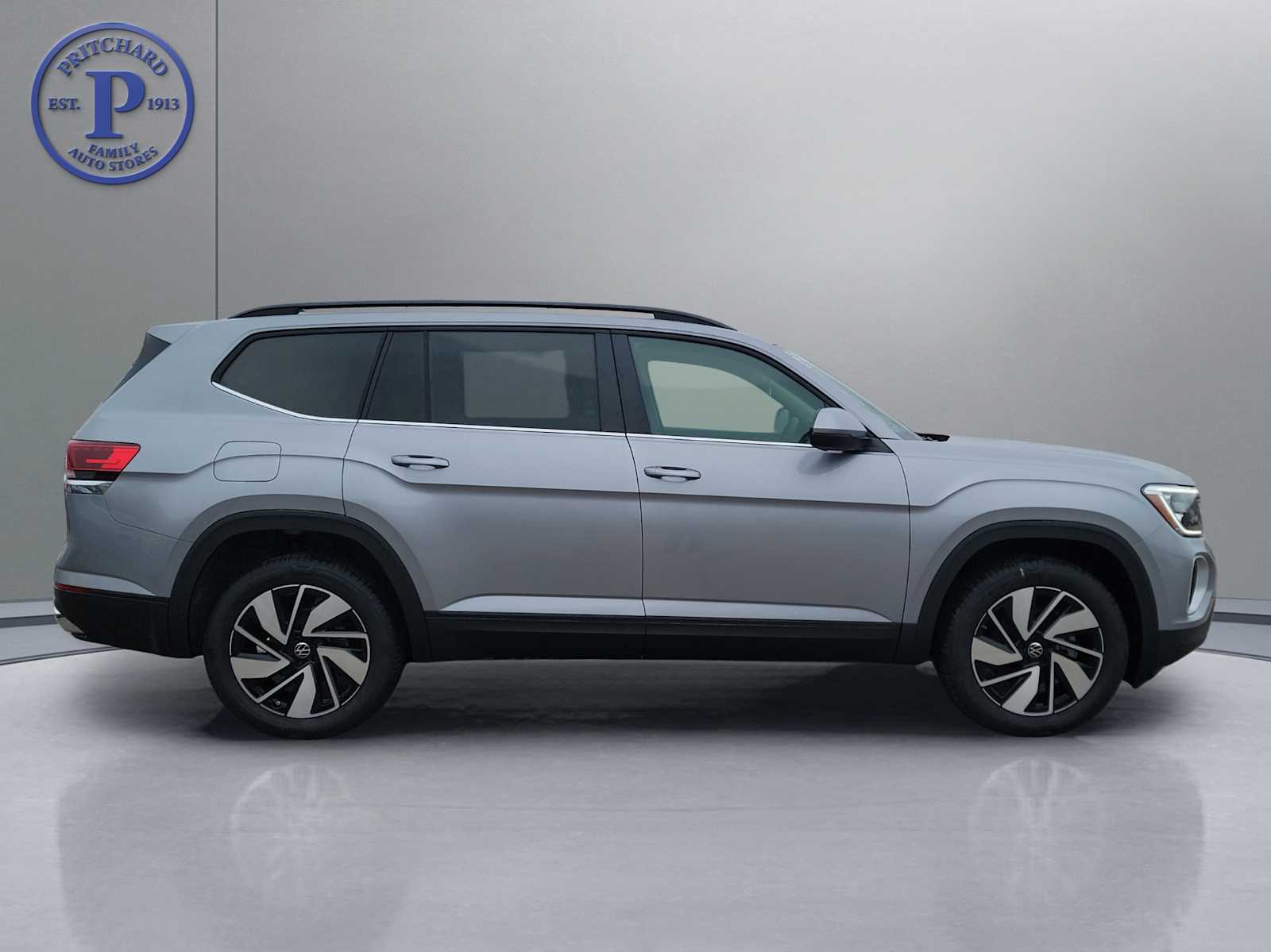 2025 Volkswagen Atlas SE Technology photo 4