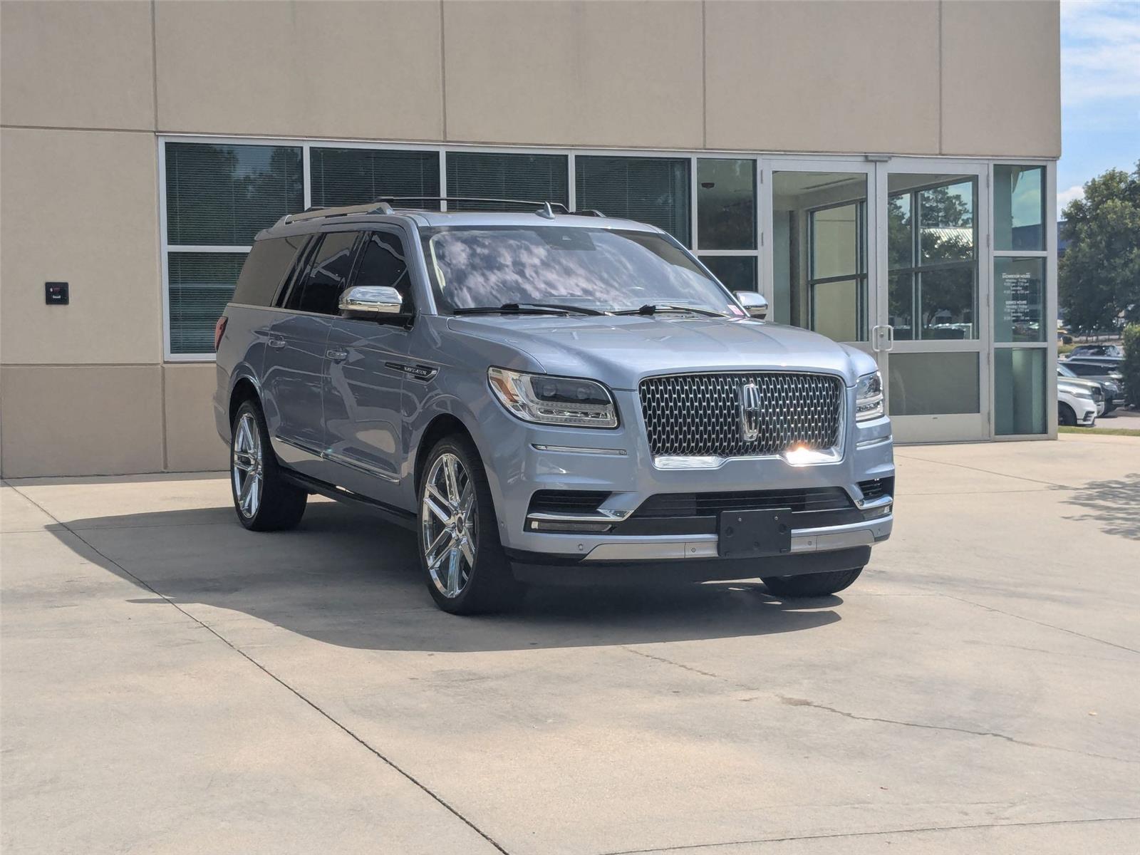 2020 Lincoln Navigator Black Label photo 3