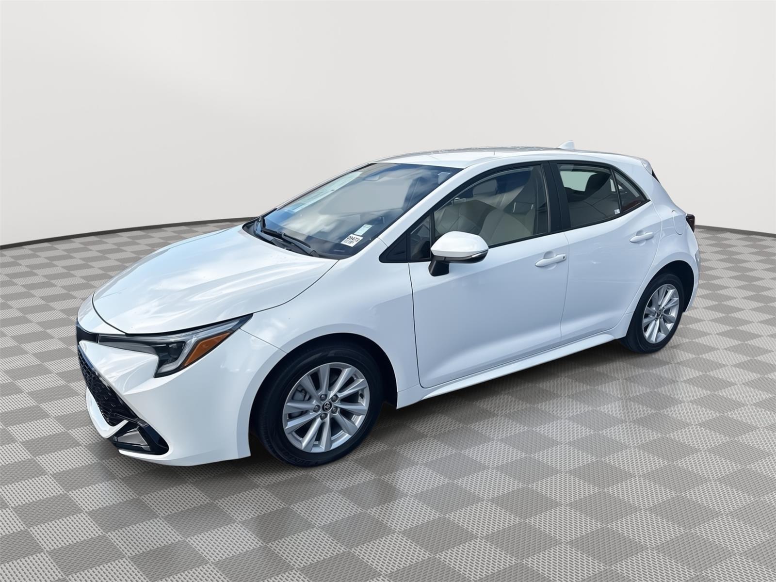 2025 Toyota Corolla Hatchback SE