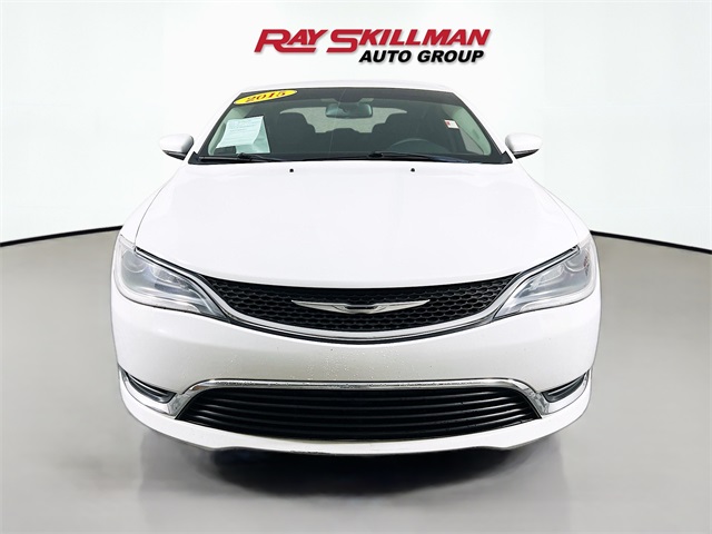 2015 Chrysler 200 Limited photo 2