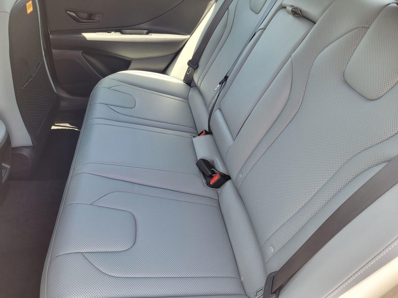 2025 Hyundai Elantra Hybrid Limited photo 7