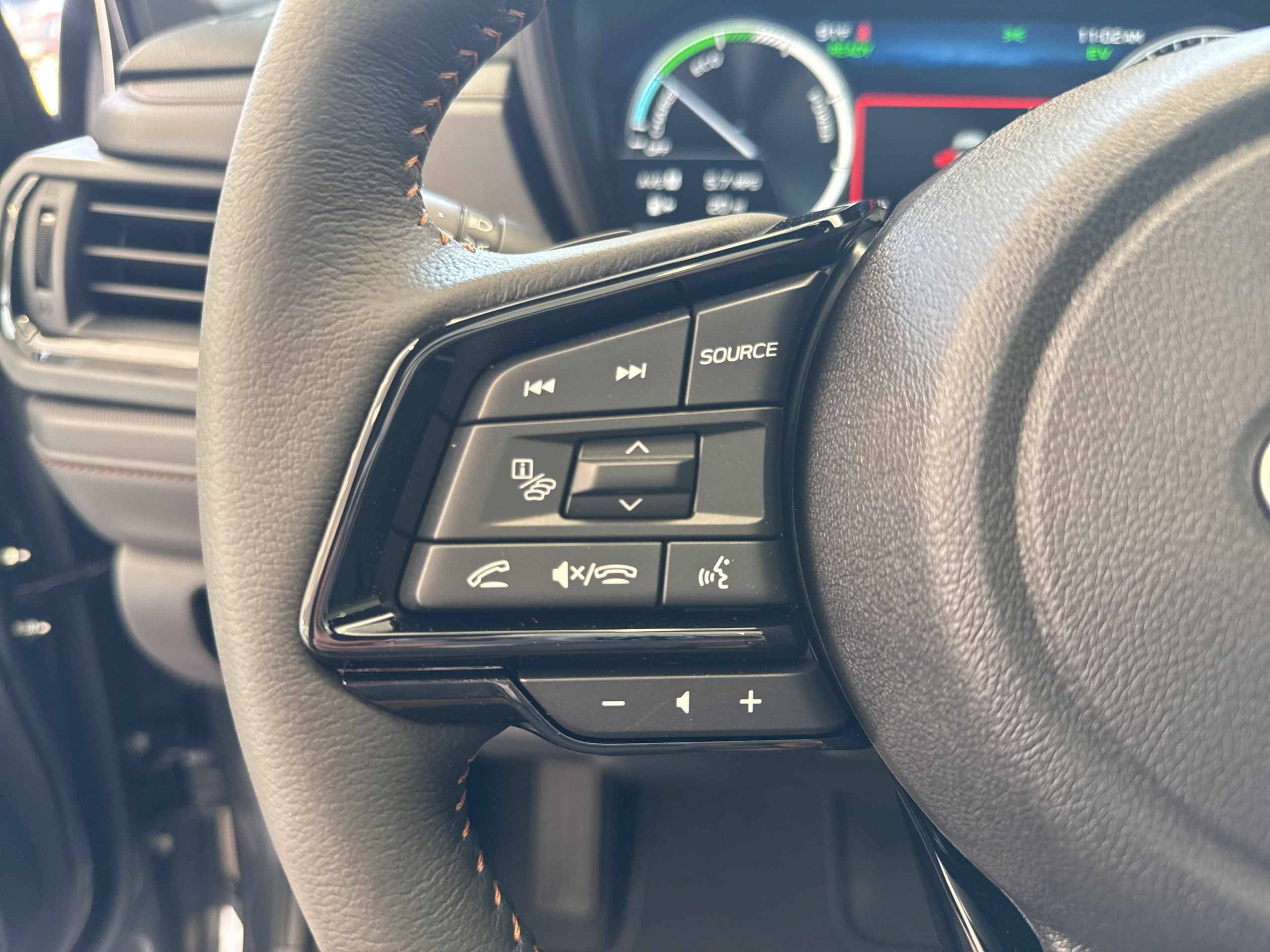 2025 Subaru Forester Touring photo 11